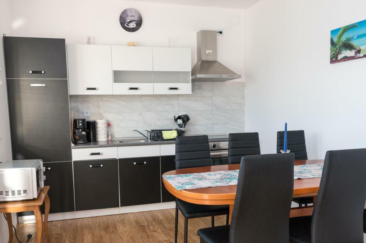 Apartment Rora Žaborić Extérieur photo